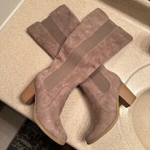 Nordstrom Tan Heeled Boots with Side Zipper and Rounded Toe